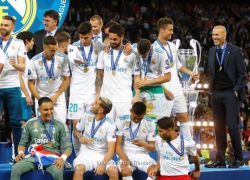 الريال يحتفظ بعرشه وليفربول يسير وحيدا بعد إصابة صلاح