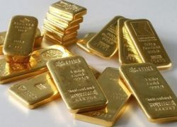 الذهب يتراجع وسط قوة الدولار وترقب بيانات أمريكية