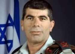 العثور على مسدس اشكنازي المسروق في مقر قيادته