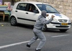 ظنوا أنه فلسطيني : مستوطنون يصيبون مستوطن بجروح بالخطأ