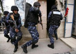 الشرطة الفلسطينية : القبض على أخطر مطلوب بنابلس