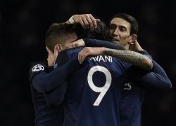 كافاني يقود أمراء باريس لفوز ثمين على البلوز