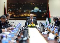 الحكومة تتخذ إجراءات تقشفية من بينها تقييد استخدام السيارات الحكومية