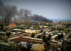 السيطرة على حريق اندلع بمعمل الحاسوب بـ الكلية الجامعية في غزه