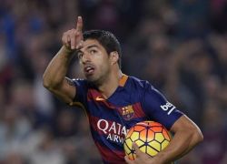 هاتريك سواريز يقود برشلونة للتغلب على ايبار ومشاركة الريال في الصدارة