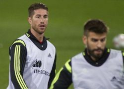لاعبو برشلونة يدعمون راموس ضد بيكيه!