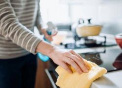 مقابل "الأعمال المنزلية".. إلزام رجل بدفع 8 آلاف دولار لطليقته