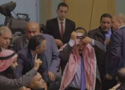 فيديو| 'طوشة' كبيرة في مجلس النواب الأردني