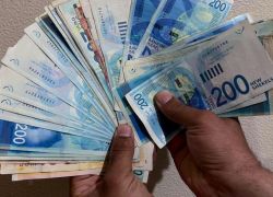 المالية تصرف رواتب الموظفين غدا بنسبة 60 %