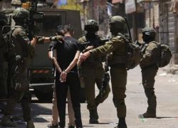 الاحتلال يشن حملة اقتحامات واعتقالات في الضفة والقدس