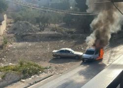 7 اصابات.. طيران الاحتلال يقصف مركبة جنوب لبنان