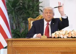 ترمب يوقّع أمراً تنفيذياً يعفي روسيا من عقوبات أقرّها «الكونغرس»