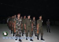 في احد القرى الفلسطينية :ذهبوا لاعتقاله فانتهى الأمر بتقديم مساعدة مالية له'