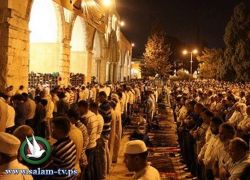 نصف مليون مصلٍ يحيون ليلة القدر بالمسجد الاقصى