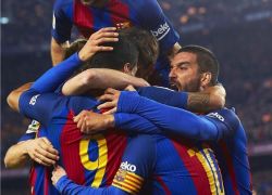 برشلونة يتعادل مع أتلتيكو ويتأهل لنهائي كأس الملك