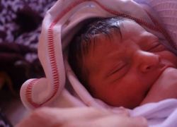 تيمناً بصاروخ سرايا القدس: مواطن من غزة يطلق على ابنه اسم "براق"
