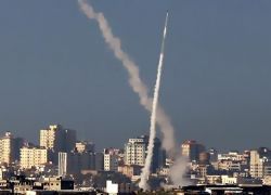المقاومة تطلق رشقات من الصواريخ تجاه المستوطنات المحيطة بقطاع غزة