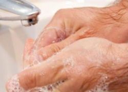 ‫هل يفيد غسل اليدين بدون صابون؟