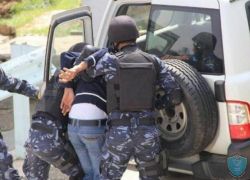 الشرطة تقبض على شخص صادر بحقه17 مذكرة قضائية بمبلغ 900 ألف شيكل في قلقيلية