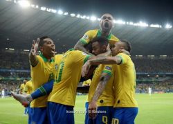 فيديو: البرازيل تنهي مغامرة الارجنتين وتهزمها بثنائية
