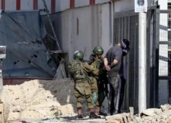اعتقال 14 مواطنا من طولكرم بينهم سيدة وأسرى محررون