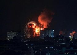 عشرات الشهداء والجرحى في غارات إسرائيلية على غزة والنصيرات