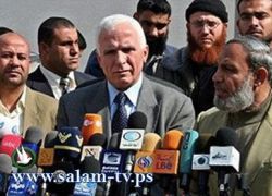 فتح تبادر للقاء حماس في غزة ودمشق سعيا لإقناعها بالتوقيع على المصالحة فتح تبادر للقاء حماس في غزة ودمشق سعيا لإقناعها بالتوقيع على المصالحة