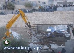 الاحتلال يهدم 10 بركسات سكنية ويقطع الكهرباء في فصايل شمال اريحا بركسات