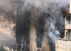 الدفاع المدني يسيطر على حريق المجمع التجاري بنابلس