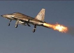 كتائب القسام تعلن اصابة طائرة حربية اسرائيلية في دير البلح