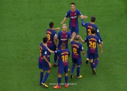 ميسي يقود برشلونة للفوز على لاس بالماس رغم غياب الجماهير