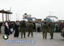 قوات الاحتلال تحتجز مواطنين على حاجز غرب جنين وتقتحم عرابة