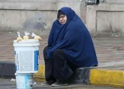 مصر تخصص راتباً شهريا لبائعة الترمس التي خطفت قلوب الملايين