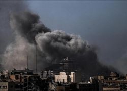 أحدهما عنصر في الدفاع المدني.. شهيدان ومصابون بقصف إسرائيلي في قطاع غزة