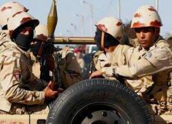 مصر: مقتل 14 جندياً بهجوم على نقطة تفتيش