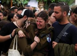 “جنازة كل ساعة”.. عامل بمقبرة عسكرية إسرائيلية يكشف تزايد مراسم الدفن: استقبلنا 50 قتيلاً بيومين