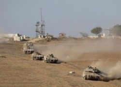 طائرات الاحتلال تقصف هدفا شمال غزة والدبابات تتوغل برفح