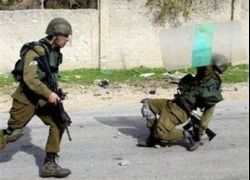 وزير داخلية الاحتلال يدعو لتسهيل فتح النار على اهالي الضفة