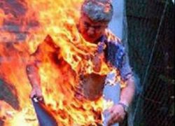 شاب يحرق أحد أقاربه ويسلم نفسه للشرطة في جنين