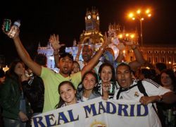 فيديو .. جانب من احتفالات ريال مدريد في ساحة "السيبيليس" بعد التتويج بالعاشرة
