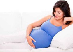 استخدام الحامل الماكياج والعطر يصيب مولودها بالربو