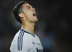 رونالدو مخاطباً فلورنتينو بيريز : أنا أو مورينيو فى مدريد