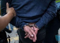الشرطة تقبض على مغنٍ لإقامته حفلات وعدم التزامه بحالة الطوارئ في طولكرم