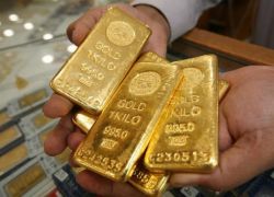 الذهب يتراجع من أعلى مستوى في أسبوعين