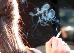 تصرّف غير متوقع من زوج سعودي مع زوجته اكتشف أنها كانت تدخن قبل الزواج!