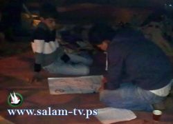 خيمة وسط طولكرم..غناء ورسم ودراسة حتى إنهاء الإنقسام