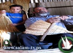 كفيف فلسطيني يبهر الجميع باعتماده على نفسه بحفر الابار