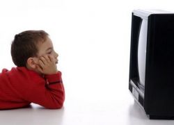 الإكثار من مشاهدة التلفاز يؤدي لتأخر مشي الأطفال