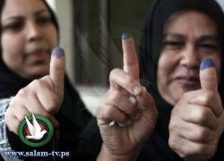 شفيق يصف قرار الدستورية بالتاريخي وابو الفتوح بـ"الانقلاب الكامل"