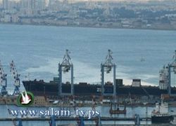 سفينتان ايرانيتان تعبران قناة السويس